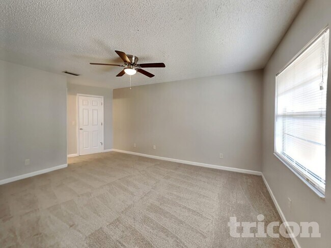 Building Photo - 818 Tarawood Ln