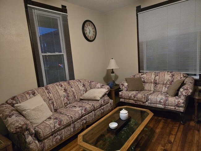 Building Photo - 2017 Windsor Ave