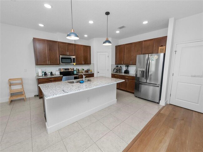 Building Photo - 6564 Great Bear Dr