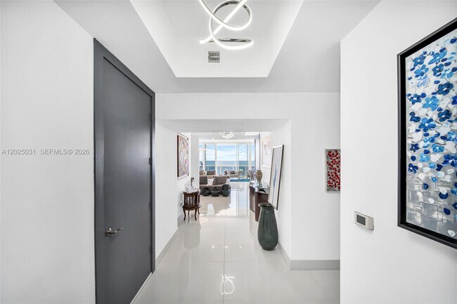 Building Photo - 16001 Collins Ave