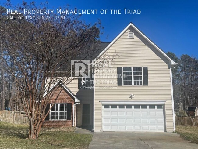 Primary Photo - 4 Bedroom/2.5 Bath 2 Story House in High P...