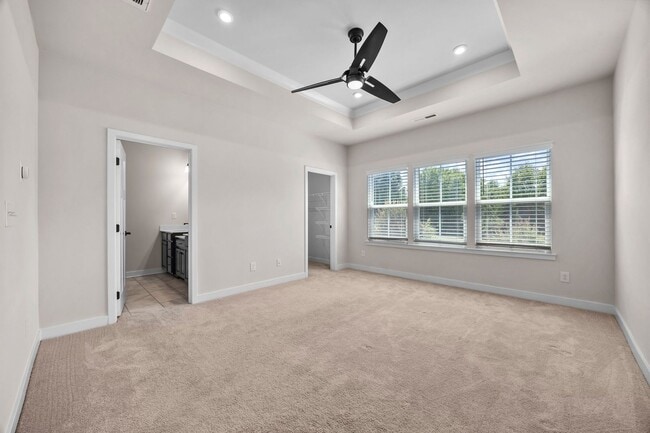 Building Photo - Gorgeous 4 bed 3.5 bath in Trinity Townes ...