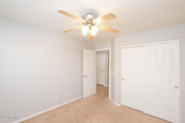 Building Photo - 45588 W Tulip Ln
