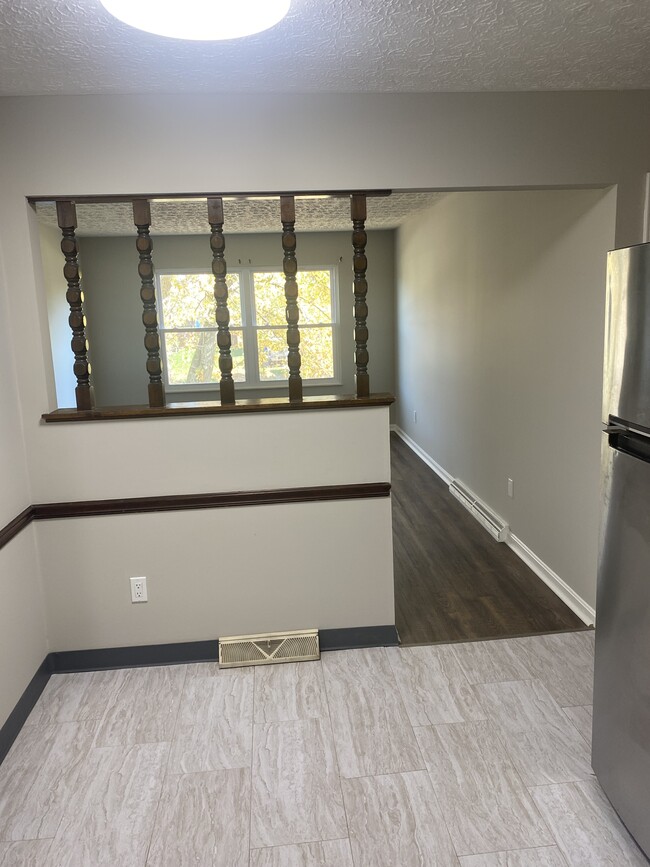 Kitchen looking into living room - 4472 King Arthur Dr