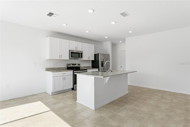 Building Photo - 5670 Nispero Wy