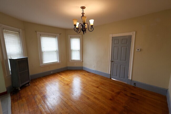 Building Photo - 209 W Harvard St
