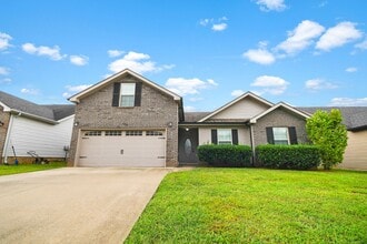 Building Photo - Pet Friendly Three Bedroom!