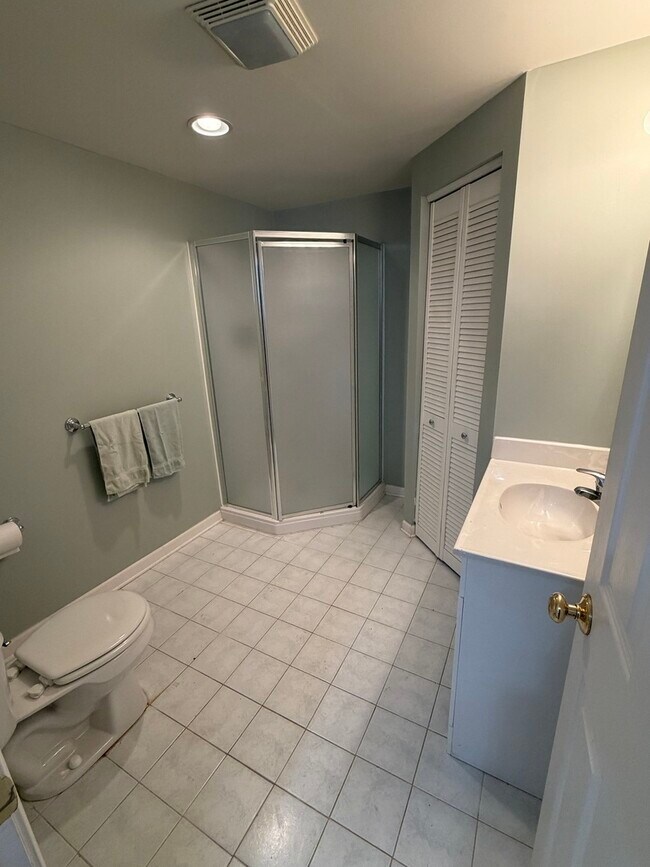 Building Photo - 1388 Gardina Vista