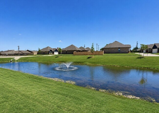 Building Photo - 6801 Labelle Dr