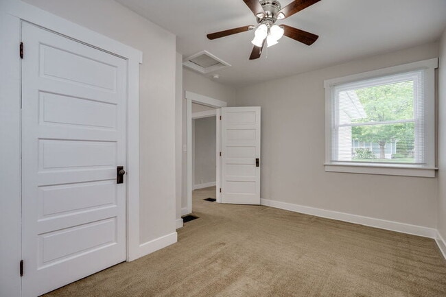 Building Photo - 2634 Wayland Ave