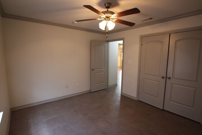 Building Photo - 6320 Villa Rosa Way