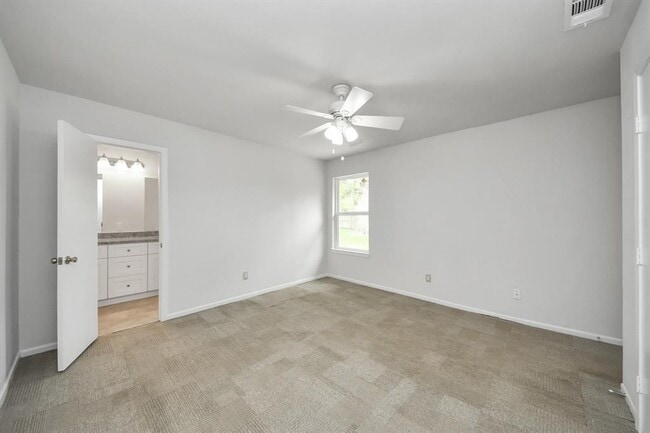 Building Photo - 9615 Meadowvale Dr