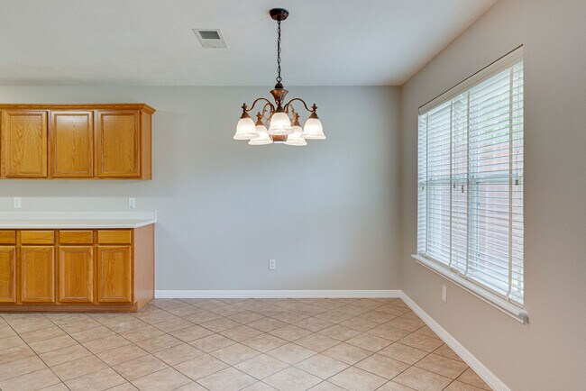 Building Photo - 6718 Valley Branch Dr