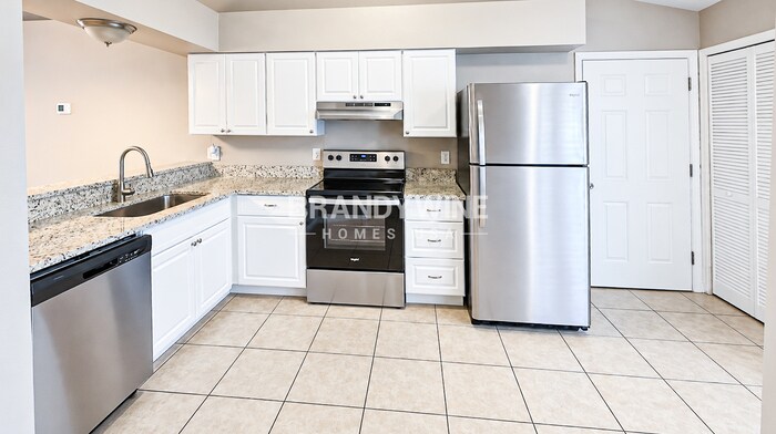 Building Photo - 2739 Annhurst Ave