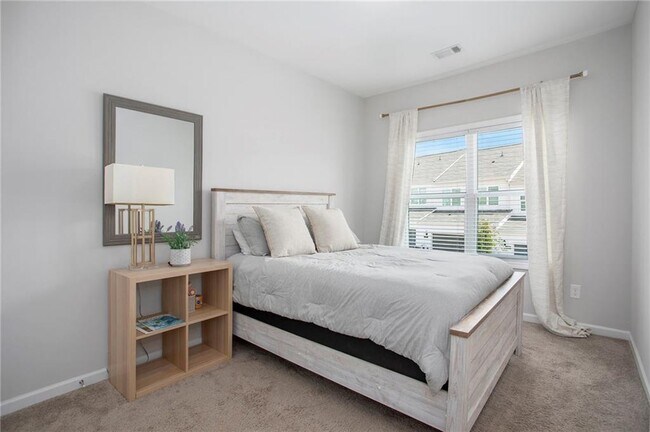 Building Photo - 1961 James Red Moore Blvd