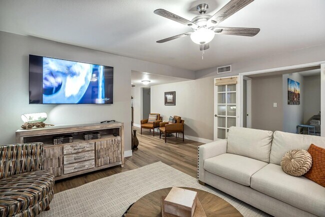 Building Photo - 5045 N 81st St