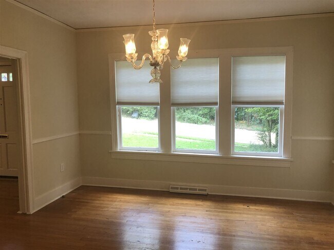 Building Photo - 1319 Peachtree St