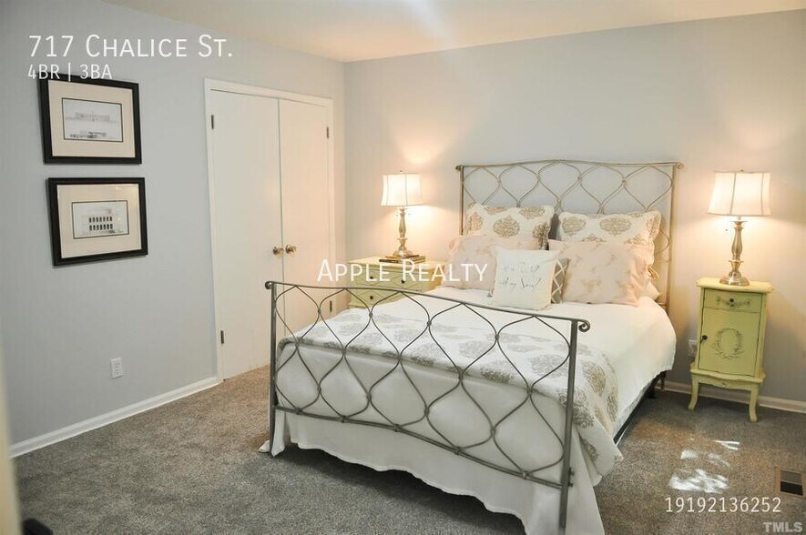 Building Photo - 717 Chalice St