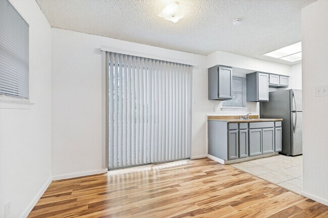 Building Photo - 3-BEDROOM HOME IN LOMA PARK