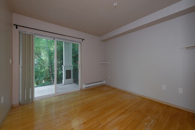 Building Photo - 5551 Lakemont Blvd SE