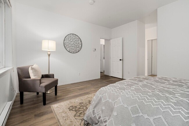 Building Photo - 2Bd/2Ba Redmond Condo