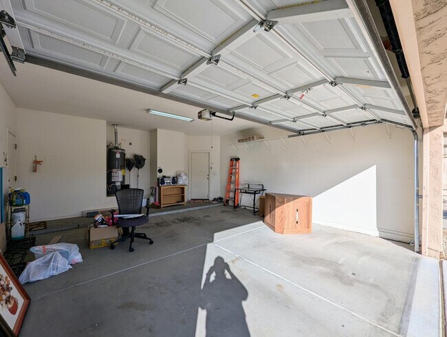 Building Photo - 5770 W Golden Ln