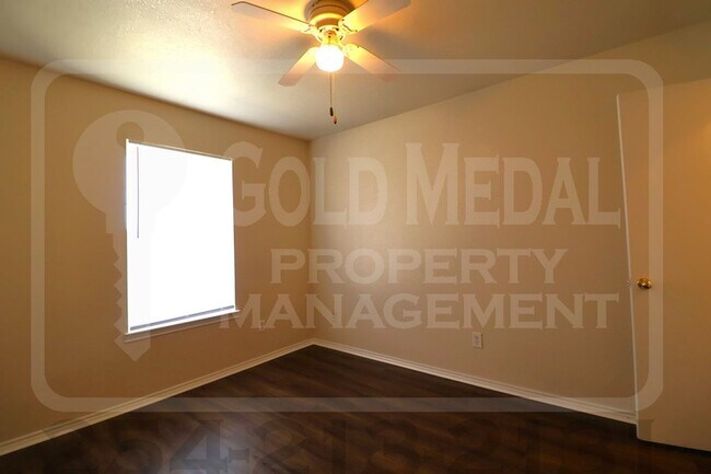 Building Photo - 1708 Spring Rose Cir