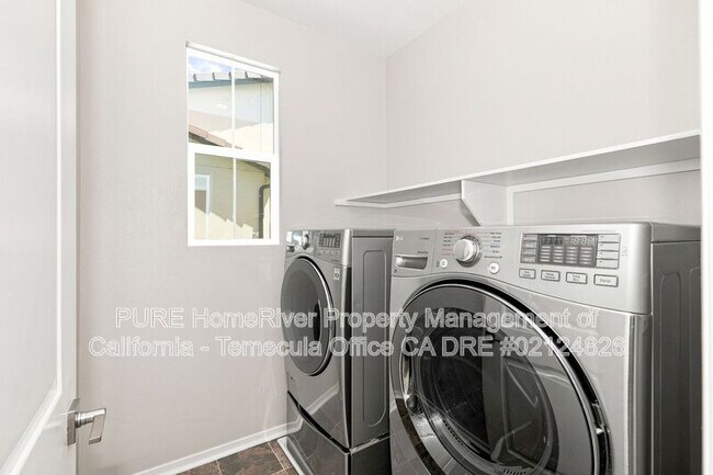 Building Photo - 45576 Calle Luna