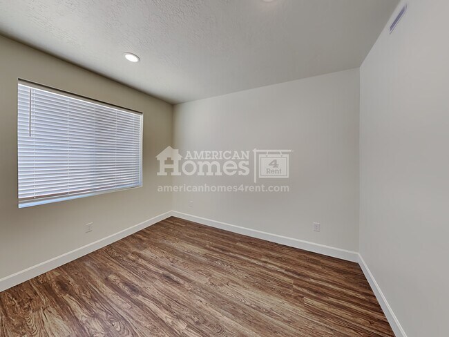 Building Photo - 4304 N Poplar Street