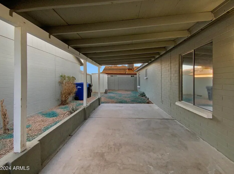 Building Photo - 1055 N Recker Rd