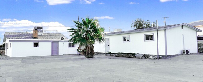 Building Photo - Central 1 Bedroom 1 Bath
