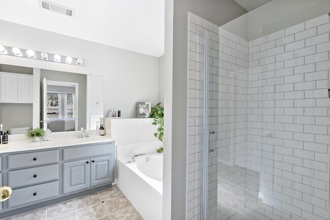 Building Photo - 1317 Baywood Ln