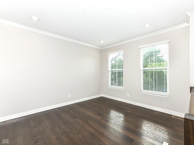 Building Photo - 1559 Bellefontaine St