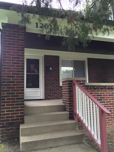 Building Photo - 1201 Evison St