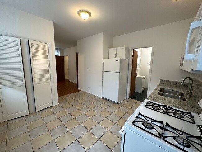 Building Photo - 1302 N Cleaver St