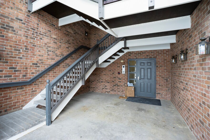 Building Photo - 7503 Ashby Ln