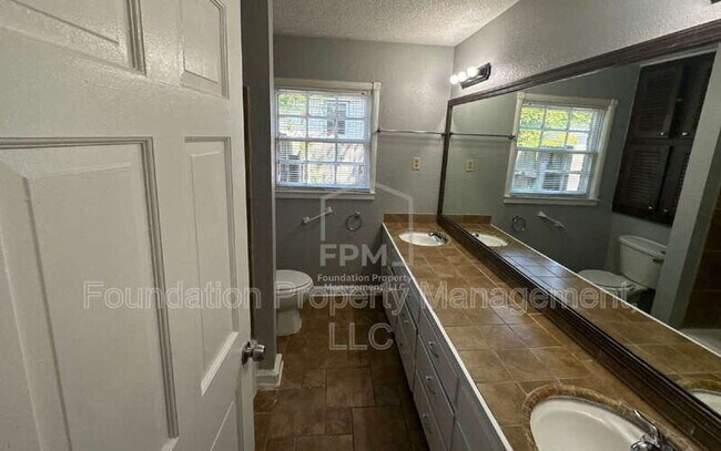 Building Photo - 5369 Scottsdale Ave