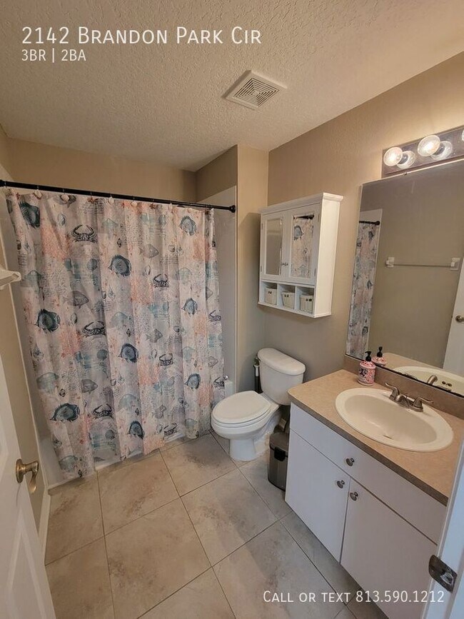 Building Photo - 2142 Brandon Park Cir