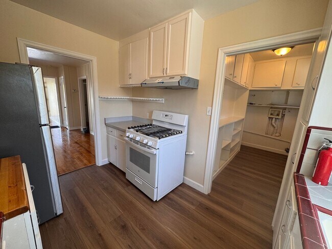 Building Photo - 21 Orange Dr