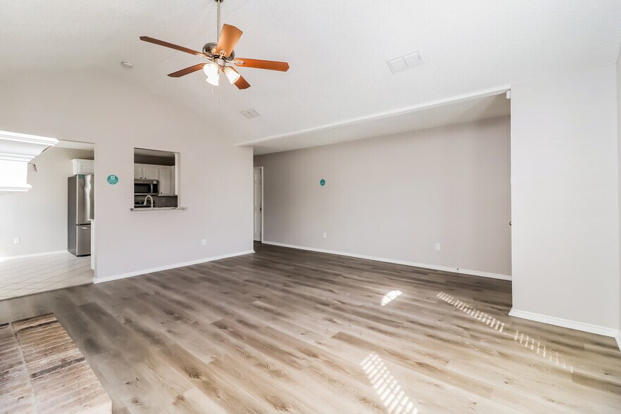 Building Photo - 5616 Colebrook Trail