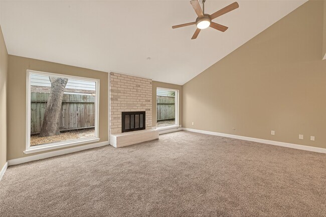 Building Photo - 11923 Briar Forest Dr