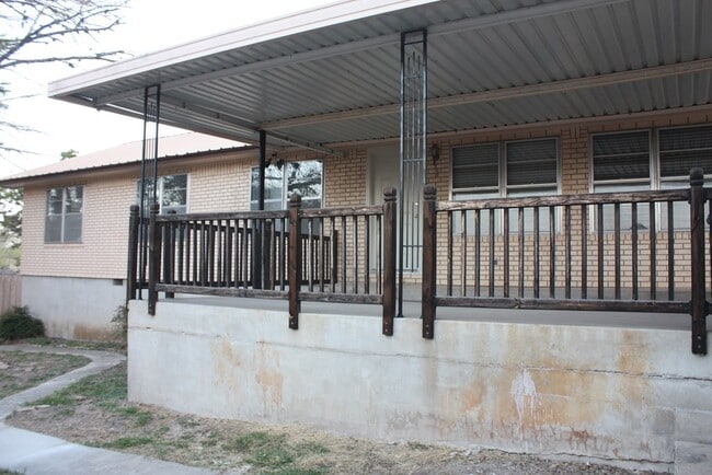 Building Photo - 1316 Carol Ann Dr