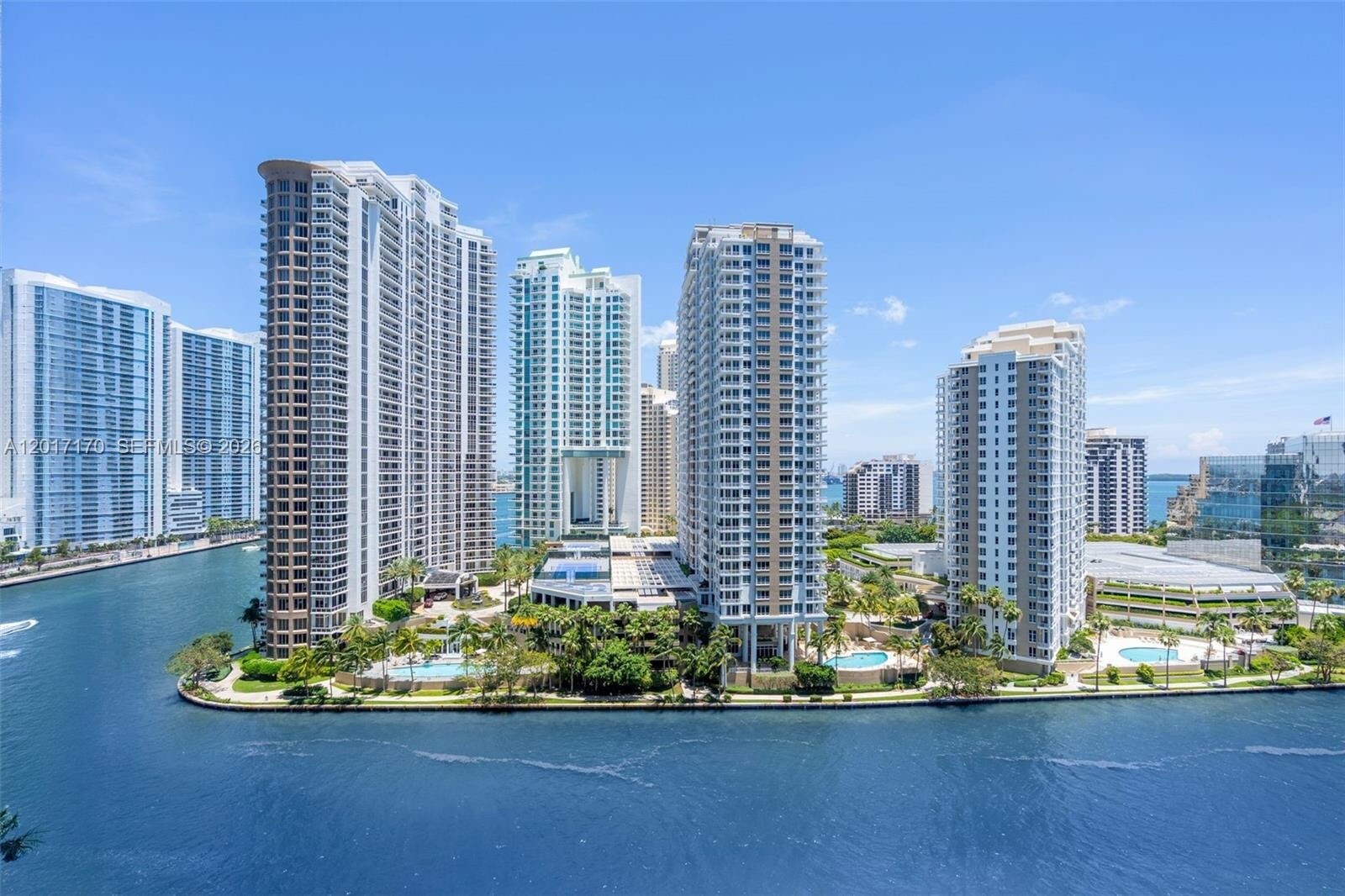 Building Photo - 495 Brickell Ave