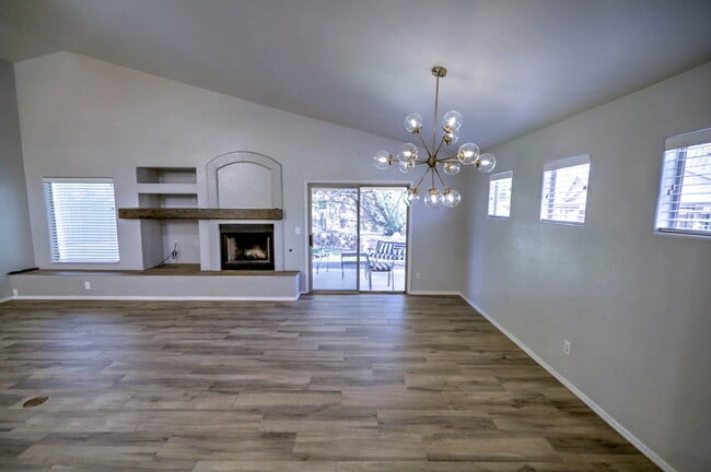 Building Photo - Smart East Side 3 Bedroom Home with EV cha...