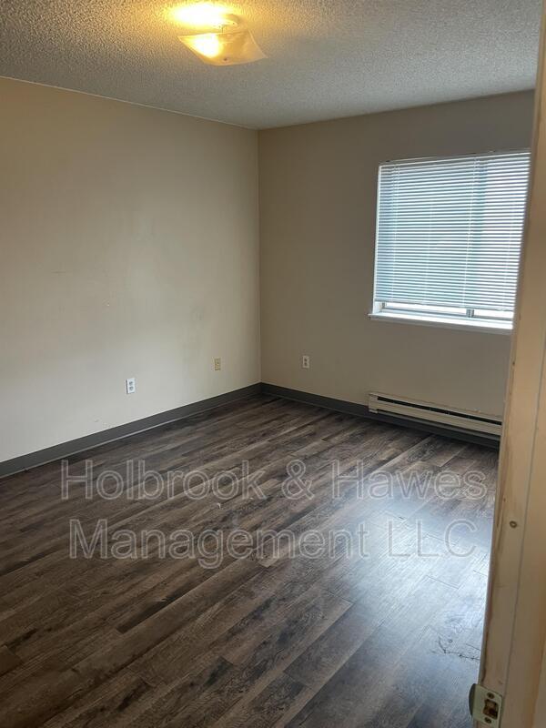 Building Photo - 1209 W Plum St