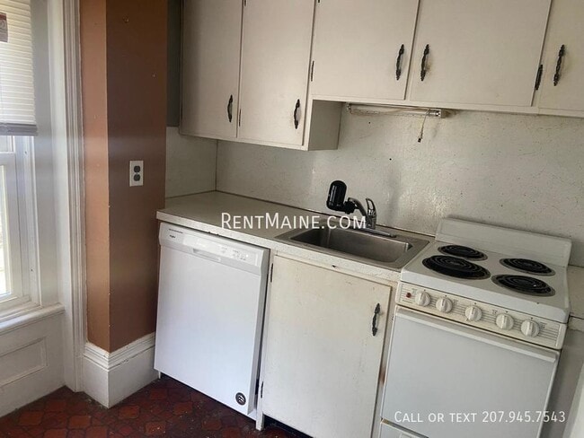 Building Photo - 99 Broadway