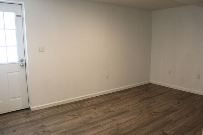 Building Photo - 1236 Ledge Dr