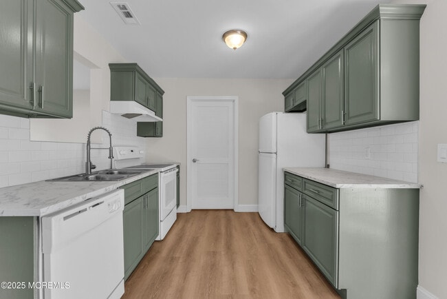 Building Photo - 64 Georgetown Blvd