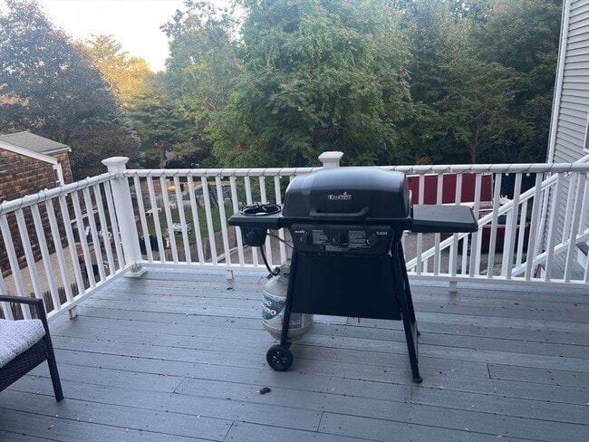 Building Photo - 810 Washington St