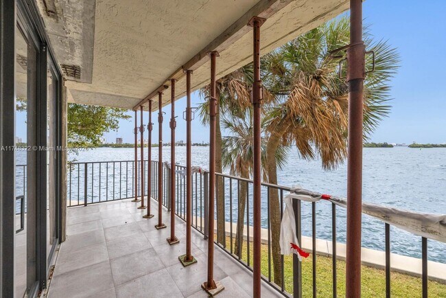 Building Photo - 7751 NE Bayshore Ct
